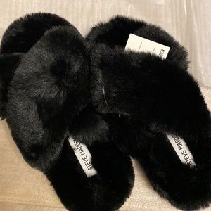 Steve Madden Women’s Faux Fur Criss Cross Slipper Fluffy Slide